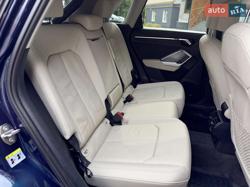 Внедорожник / Кроссовер Audi Q3 2020 в Ровно