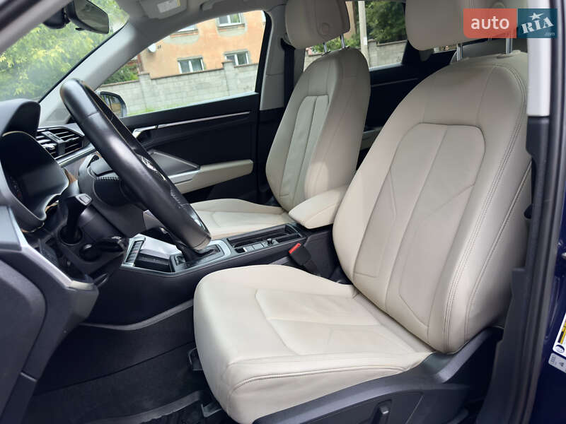 Внедорожник / Кроссовер Audi Q3 2020 в Ровно