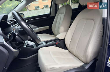 Позашляховик / Кросовер Audi Q3 2020 в 