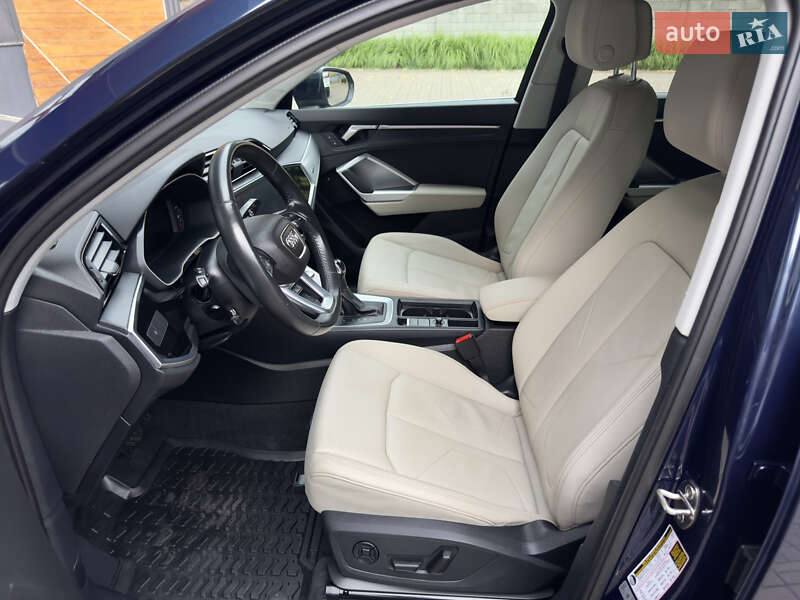 Внедорожник / Кроссовер Audi Q3 2020 в Ровно