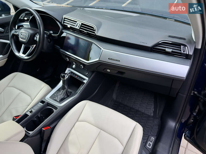 Внедорожник / Кроссовер Audi Q3 2020 в Ровно