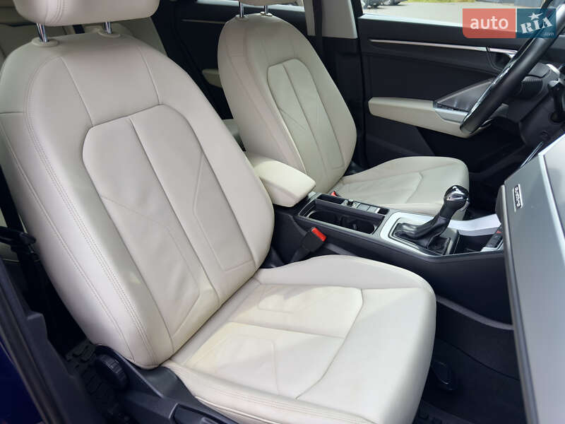 Внедорожник / Кроссовер Audi Q3 2020 в Ровно