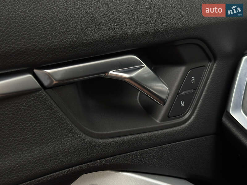 Внедорожник / Кроссовер Audi Q3 2020 в Ровно
