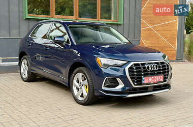 Позашляховик / Кросовер Audi Q3 2020 в 