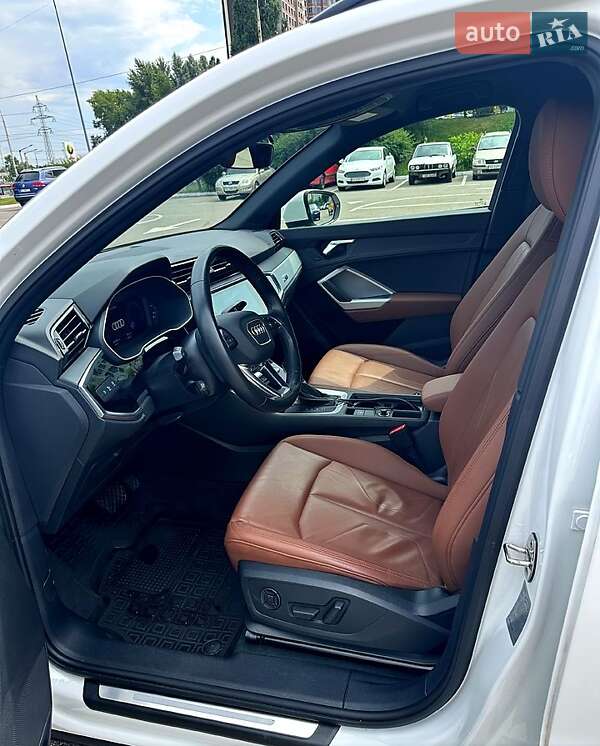 Позашляховик / Кросовер Audi Q3 2020 в Києві