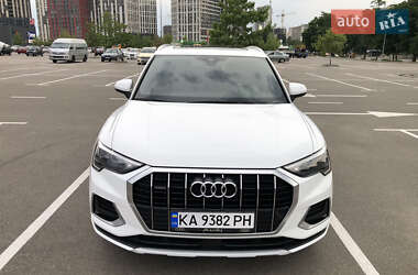 Позашляховик / Кросовер Audi Q3 2019 в 
