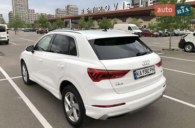 Позашляховик / Кросовер Audi Q3 2019 в 