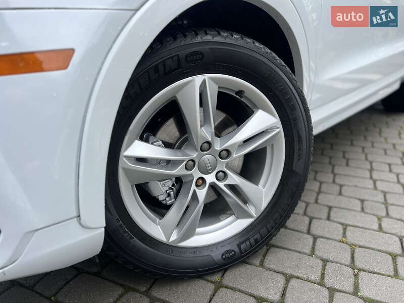 Позашляховик / Кросовер Audi Q3 2016 в Івано-Франківську