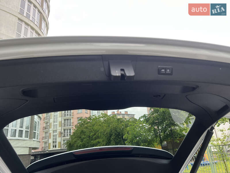 Позашляховик / Кросовер Audi Q3 2016 в Івано-Франківську