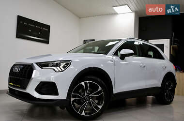 Внедорожник / Кроссовер Audi Q3 2021 в 