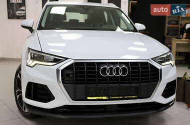 Внедорожник / Кроссовер Audi Q3 2021 в 