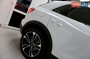 Внедорожник / Кроссовер Audi Q3 2021 в 