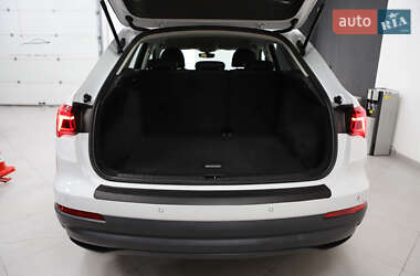Внедорожник / Кроссовер Audi Q3 2021 в 