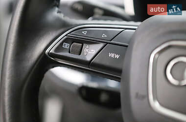 Внедорожник / Кроссовер Audi Q3 2021 в 