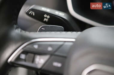 Внедорожник / Кроссовер Audi Q3 2021 в 