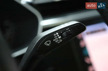 Внедорожник / Кроссовер Audi Q3 2021 в 