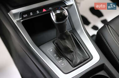 Внедорожник / Кроссовер Audi Q3 2021 в 