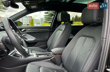 Внедорожник / Кроссовер Audi Q3 2021 в 