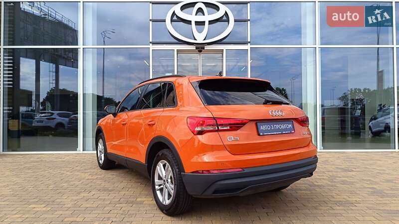 Внедорожник / Кроссовер Audi Q3 2021 в Киеве