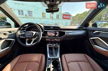 Внедорожник / Кроссовер Audi Q3 2023 в 