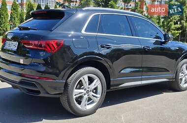 Внедорожник / Кроссовер Audi Q3 2023 в 