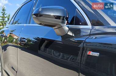 Внедорожник / Кроссовер Audi Q3 2023 в 