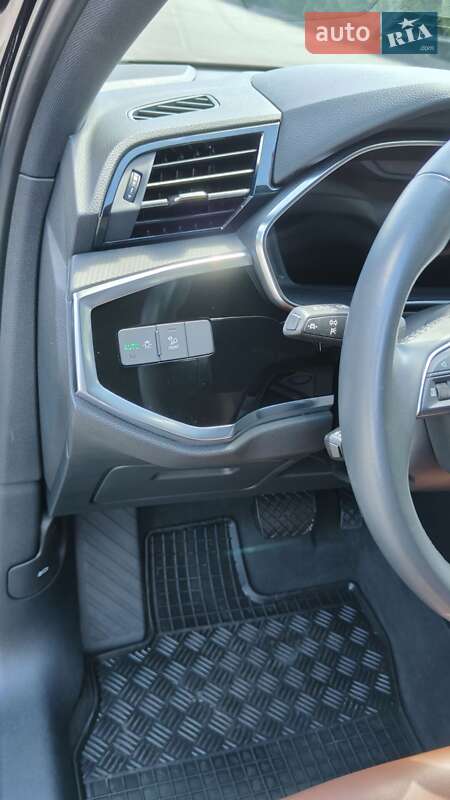 Внедорожник / Кроссовер Audi Q3 2023 в Тернополе