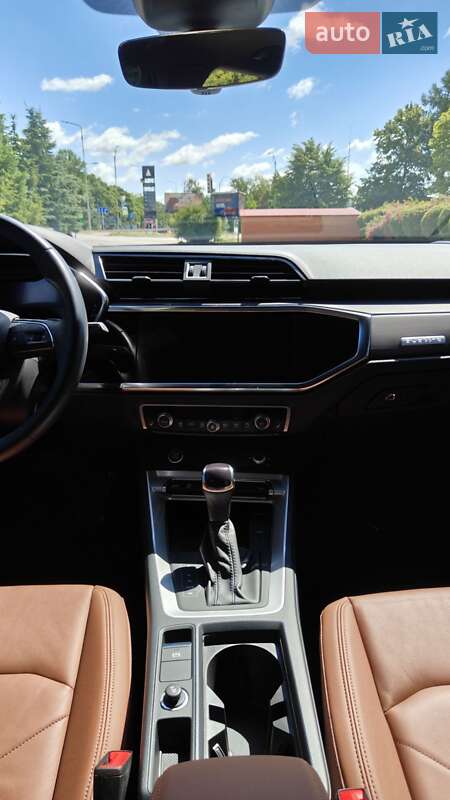 Внедорожник / Кроссовер Audi Q3 2023 в Тернополе