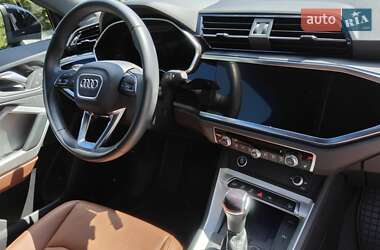 Внедорожник / Кроссовер Audi Q3 2023 в 