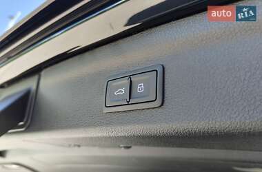 Внедорожник / Кроссовер Audi Q3 2023 в 