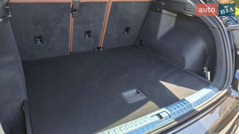 Внедорожник / Кроссовер Audi Q3 2023 в Тернополе
