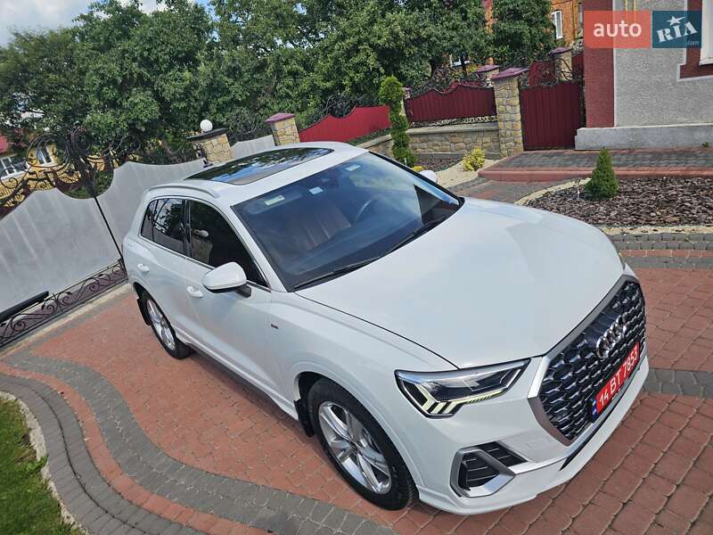 Позашляховик / Кросовер Audi Q3 2021 в Тернополі