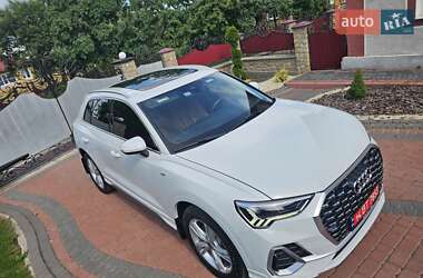 Внедорожник / Кроссовер Audi Q3 2021 в 
