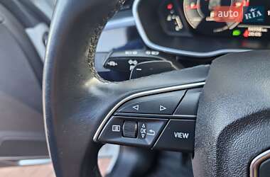 Внедорожник / Кроссовер Audi Q3 2021 в 