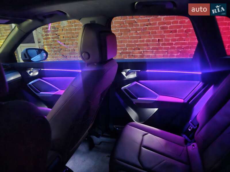 Позашляховик / Кросовер Audi Q3 2021 в Тернополі