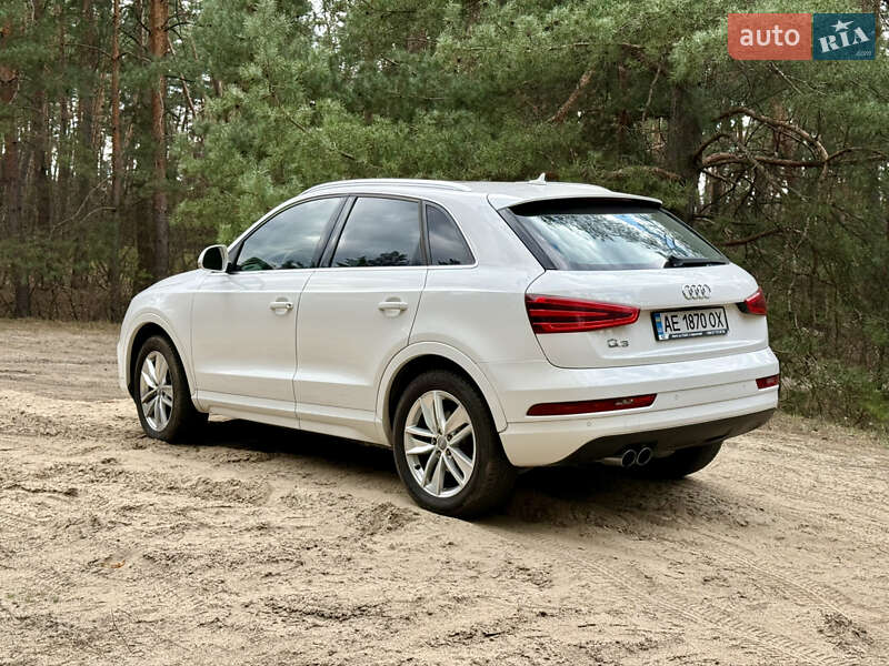 Внедорожник / Кроссовер Audi Q3 2015 в Днепре