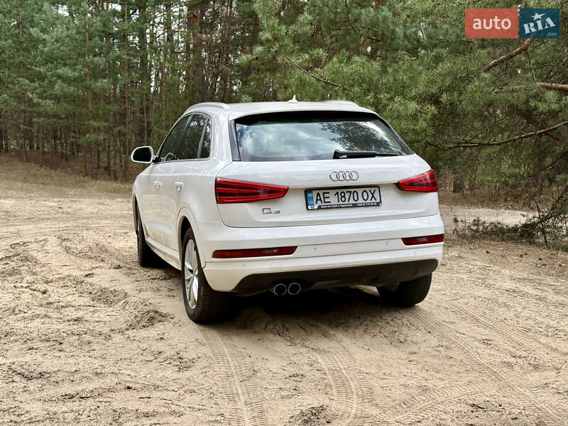 Внедорожник / Кроссовер Audi Q3 2015 в Днепре