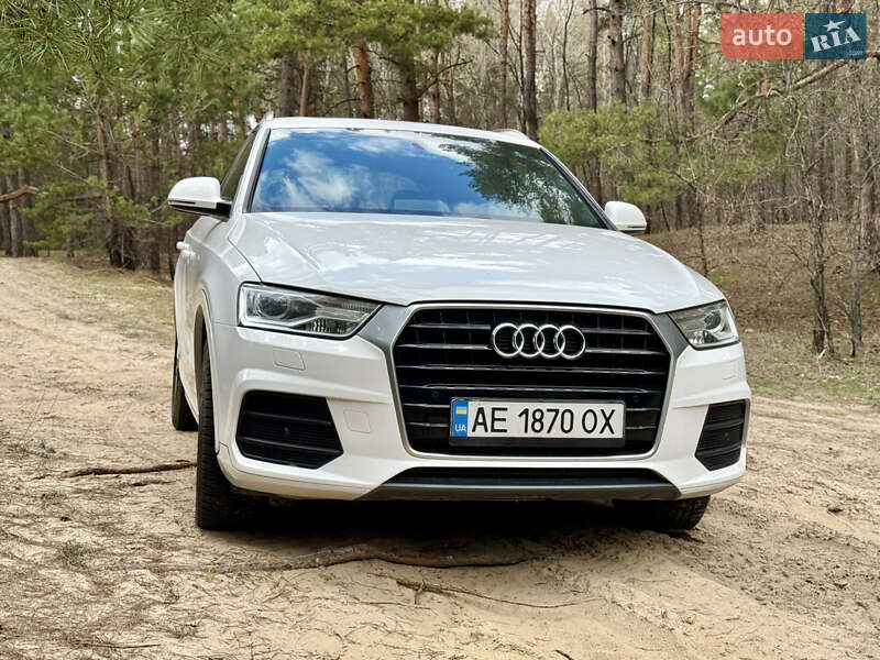 Внедорожник / Кроссовер Audi Q3 2015 в Днепре