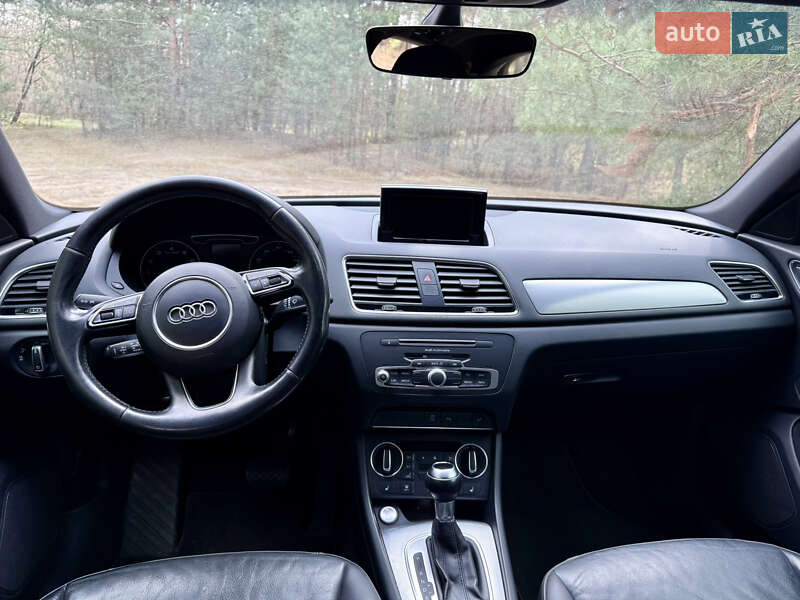 Внедорожник / Кроссовер Audi Q3 2015 в Днепре