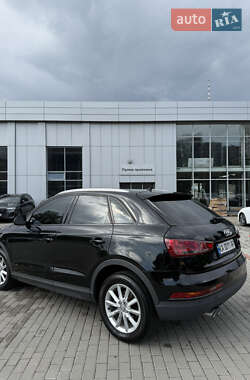 Позашляховик / Кросовер Audi Q3 2015 в 