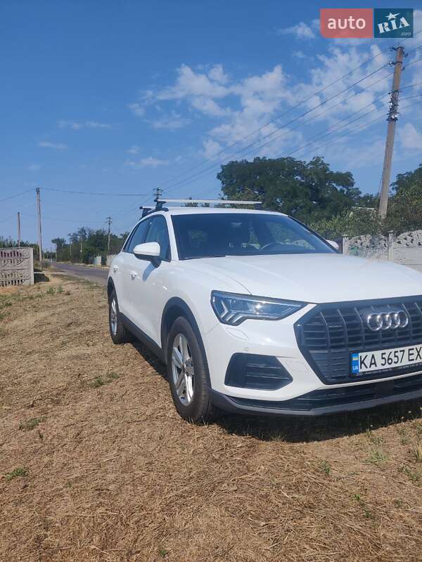 Позашляховик / Кросовер Audi Q3 2021 в Дніпрі
