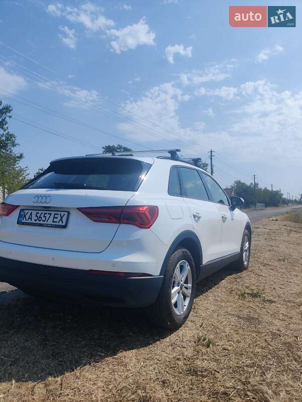 Позашляховик / Кросовер Audi Q3 2021 в Дніпрі