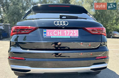 Позашляховик / Кросовер Audi Q3 2019 в 