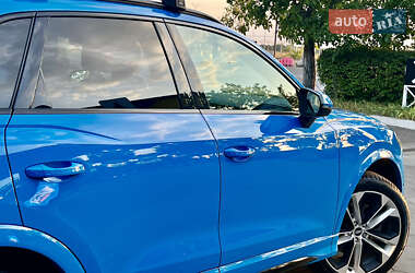 Внедорожник / Кроссовер Audi Q3 2020 в 