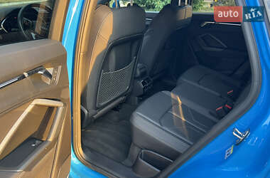 Внедорожник / Кроссовер Audi Q3 2020 в 
