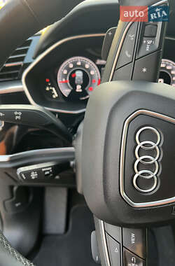 Внедорожник / Кроссовер Audi Q3 2020 в 