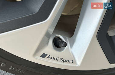 Внедорожник / Кроссовер Audi Q3 2020 в 