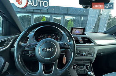 Внедорожник / Кроссовер Audi Q3 2017 в 