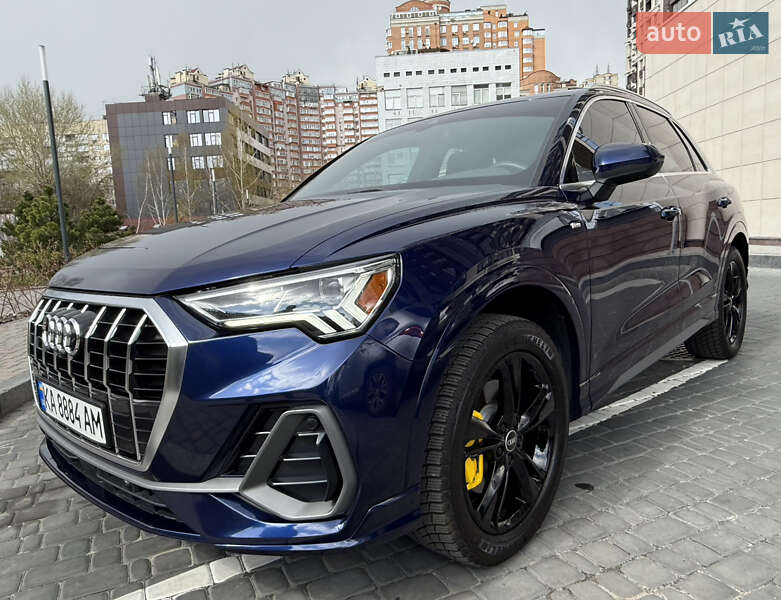 Позашляховик / Кросовер Audi Q3 2021 в Києві