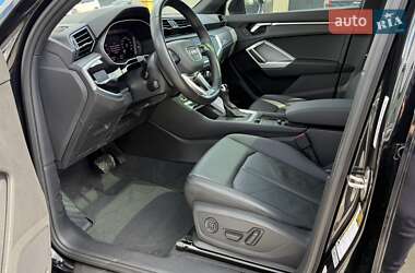 Внедорожник / Кроссовер Audi Q3 2021 в 